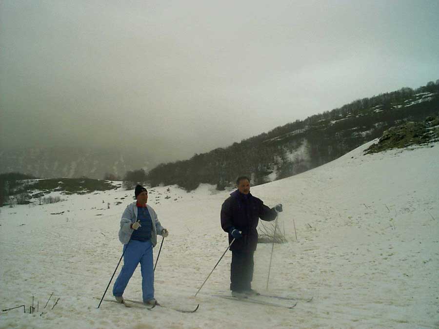 In basso a destra potete vedere le zone in cui la neve ha ceduto il posto all'acqua.