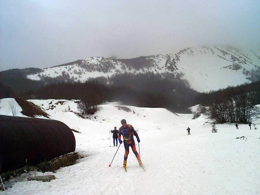 In basso a destra potete vedere le zone in cui la neve ha ceduto il posto all'acqua.